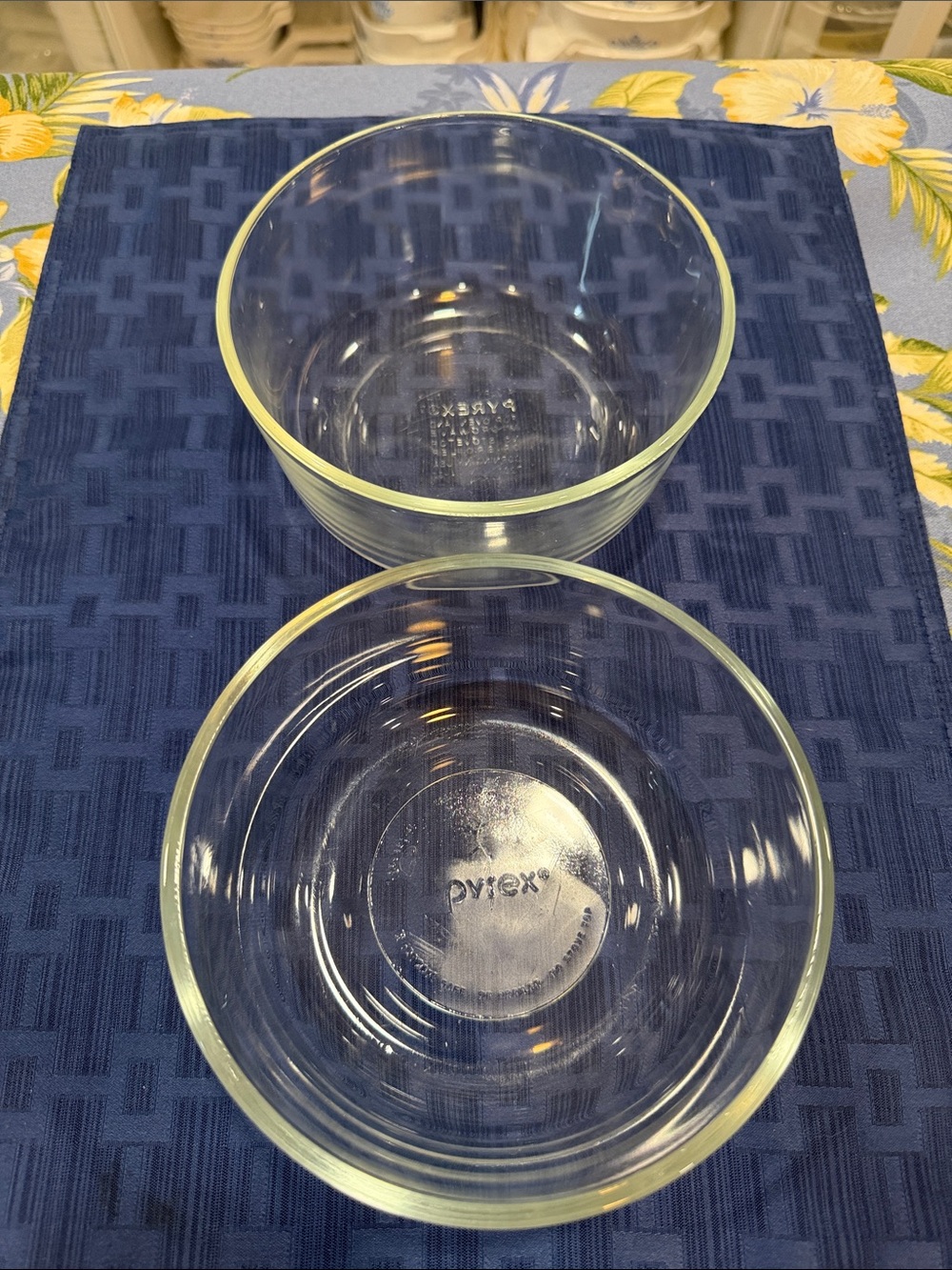 Pyrex Clear Glass Mixing Bowls — Transparent Set of 2
